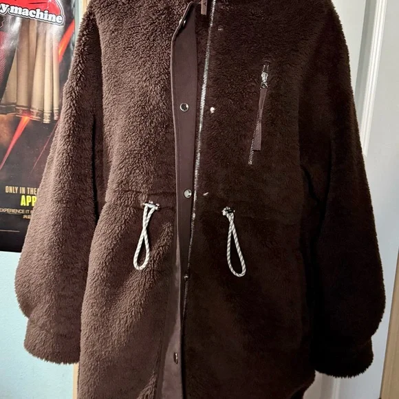 Varley Jones Sherpa Coat - Picture 5 of 10